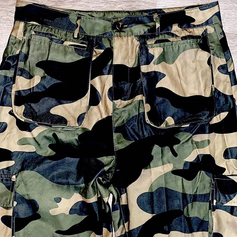 New Camo Jogger Pants with pockets - Picture 3 of 8